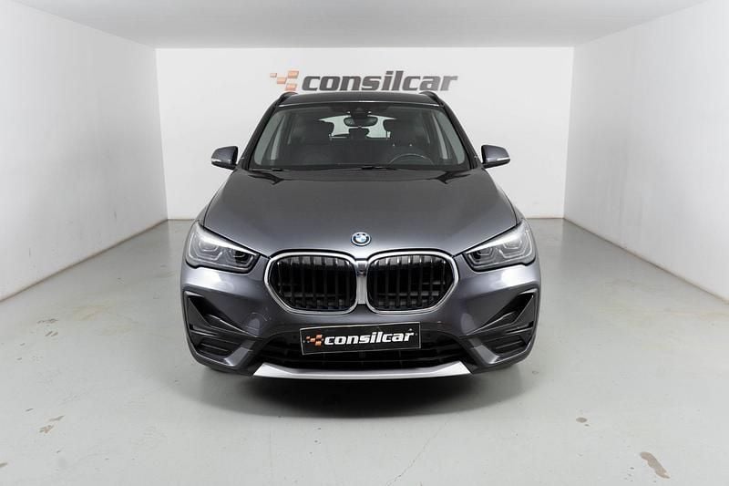 Cinza Usado 2022 BMW X1 SUV | € 25.980 - Imagem 1/4