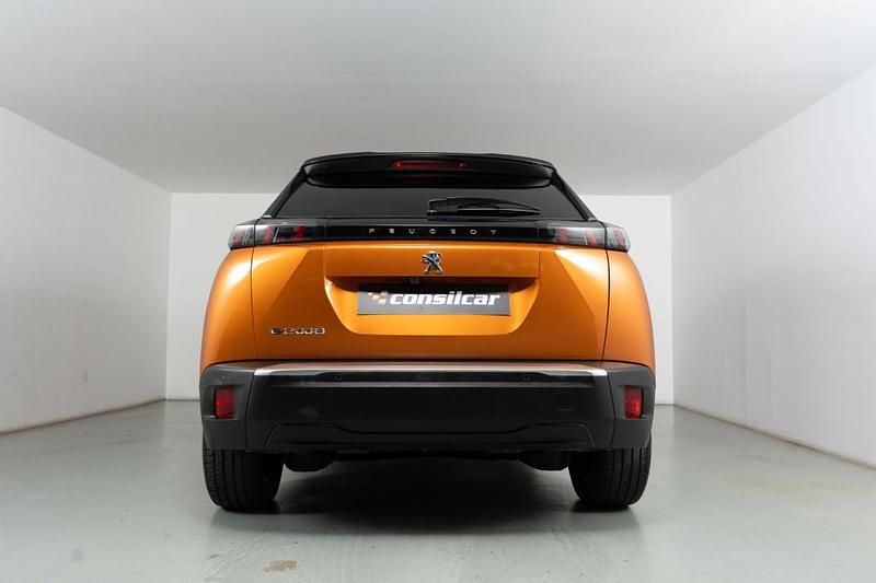 Usado Peugeot e-2008 Allure 100 kW (136 HP) 2021 Laranja SUV