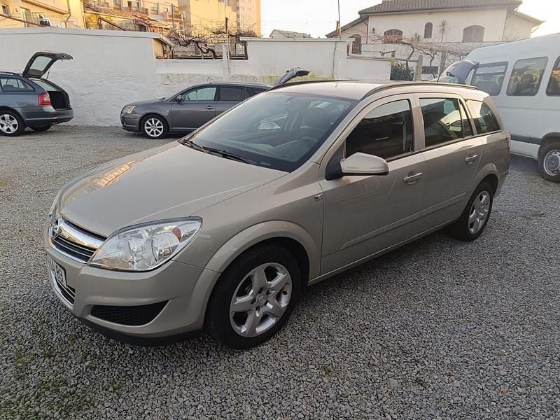 Usado Opel Astra Enjoy 90 HP (66 kW) 2008 Outro Carrinha