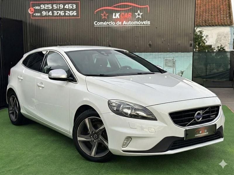 Usado Volvo V40 R-Design 114 HP (83 kW) 2013 Sedan