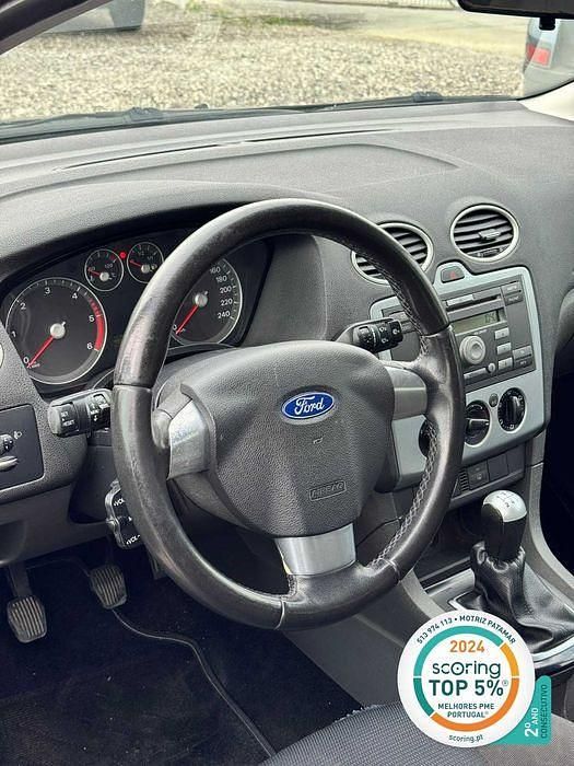 Usado Ford Focus 109 HP (80 kW) 2006 Sedan
