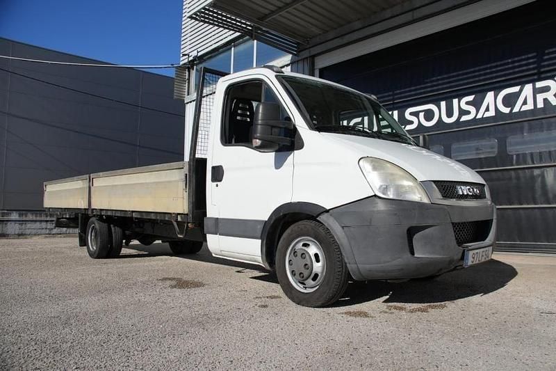 Branco Usado 2011 Iveco Daily | € 10.000 - Imagem 1/4