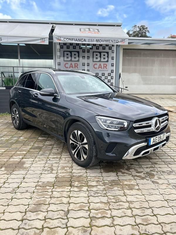 Usado Mercedes GLC300 320 HP (235 kW) 2020 Preto SUV