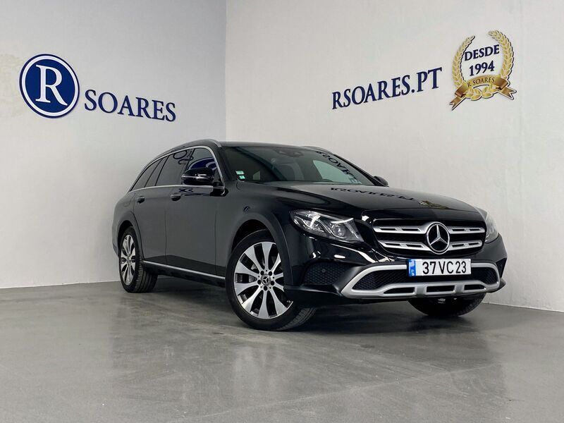 Preto Usado 2018 Mercedes E220 Avantgarde Carrinha | € 38.500 - Imagem 1/4