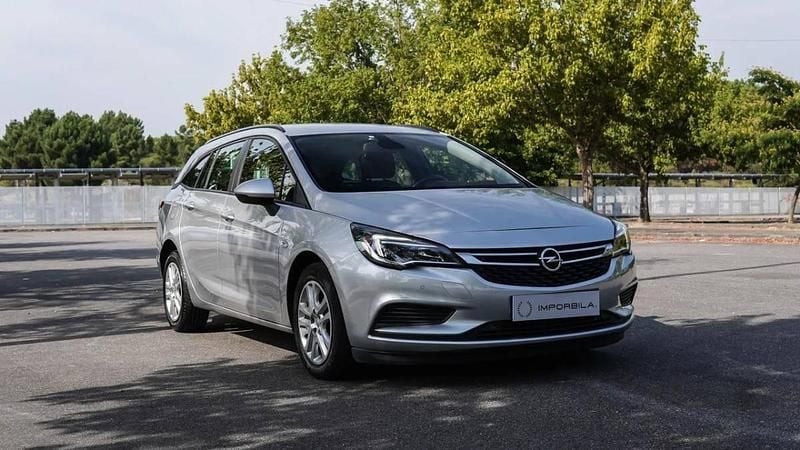 Usado Opel Astra Edition 110 HP (80 kW) 2016 Cinza Carrinha