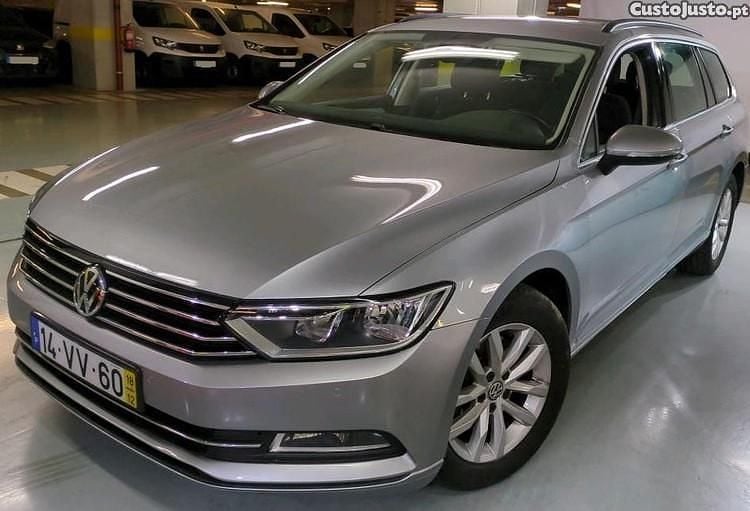 Cinza Usado 2018 VW Passat Business Carrinha | € 19.599 (Preço justo) - Imagem 1/1