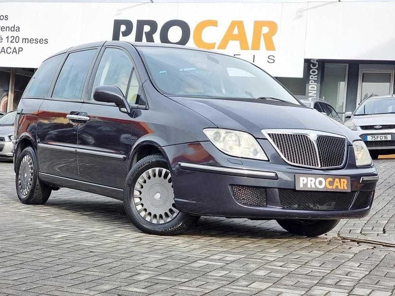 Azul Usado 2005 Lancia Phedra Monovolume | € 5.750 - Imagem 1/4