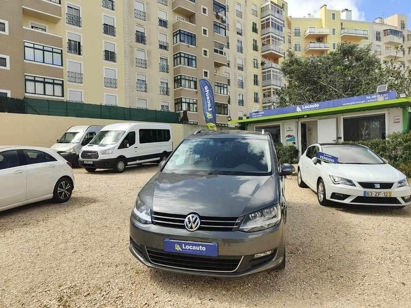 Cinza Usado 2015 VW Sharan Trendline Monovolume | € 17.900 (Preço elevado) - Imagem 1/4