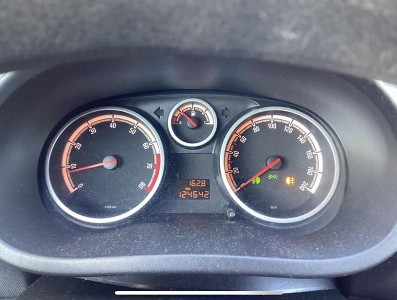 Usado Opel Corsa 85 HP (62 kW) 2010 Cinzento Citadino