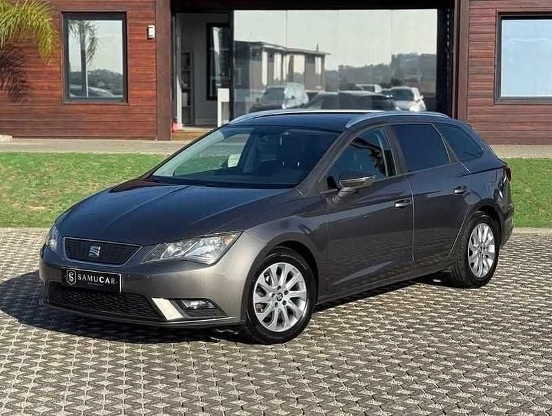 Cinzento Usado 2015 Seat Leon Ecomotive Citadino | € 6.990 (Super Preço) - Imagem 1/4