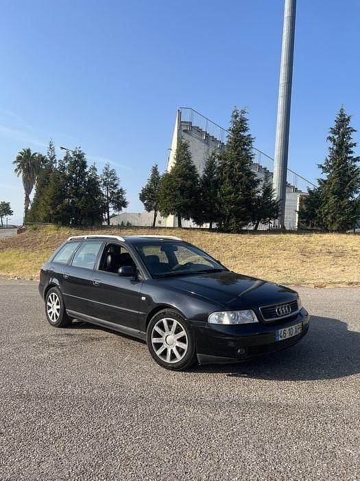 Usado 2000 Audi A4 S-Line Sedan | € 2.600 - Imagem 1/4