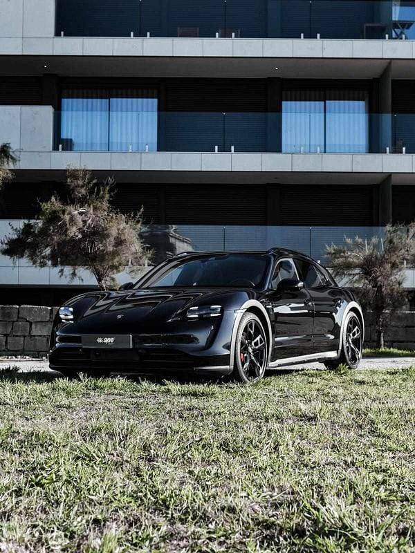 Preto Usado 2023 Porsche Taycan 4S Sedan | € 74.999 - Imagem 1/4