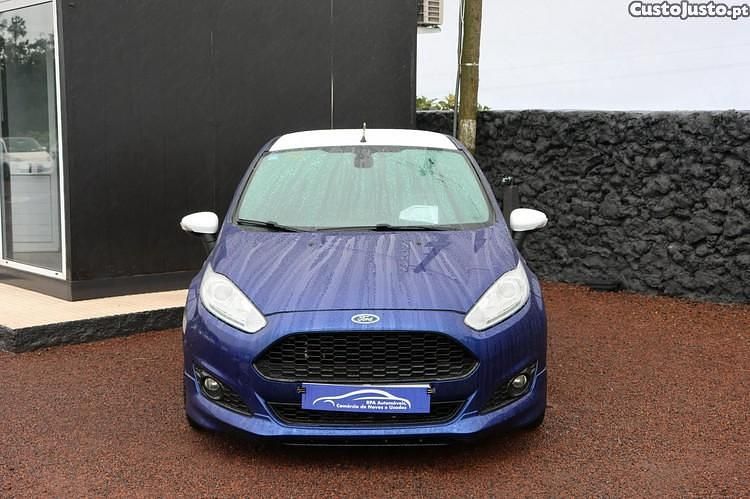 Azul Usado 2016 Ford T ST-Line Coupé | € 13.490 - Imagem 1/1