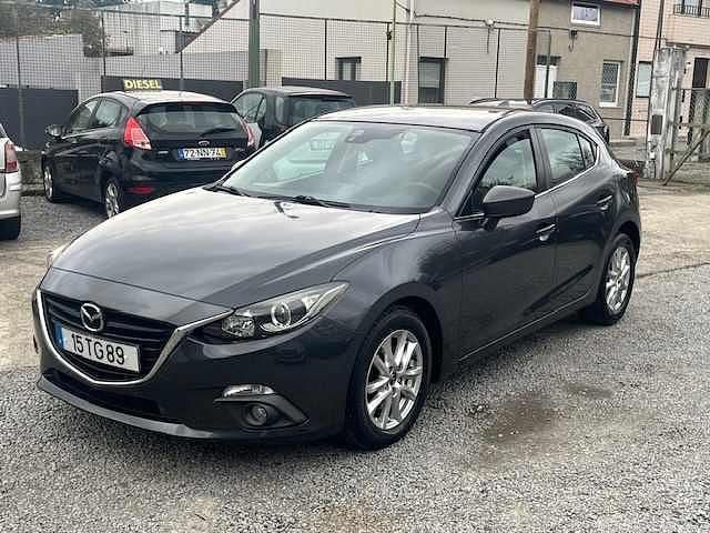 Usado Mazda 3 105 HP (77 kW) 2017 Cinzento Sedan