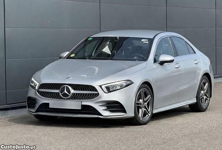 Cinza Usado 2022 Mercedes A200 AMG line | € 28.250 (Preço justo) - Imagem 1/1