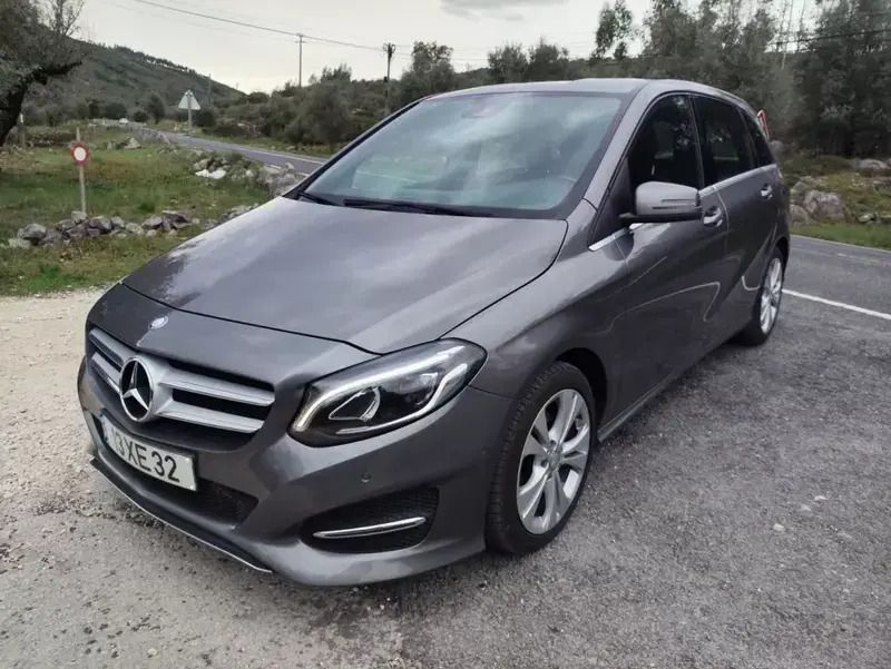 Cinza escuro Usado 2015 Mercedes B200 Urban Monovolume | € 16.900 (Super Preço) - Imagem 1/4