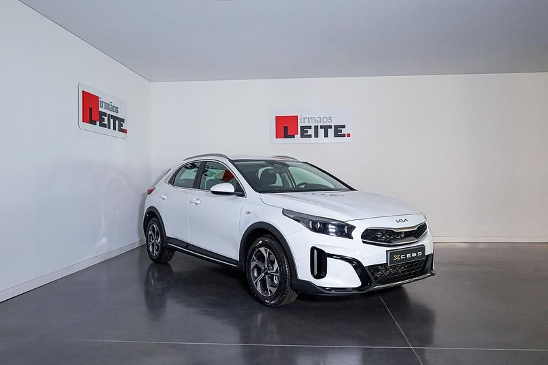 Branco Novo 2025 Kia XCeed SUV | € 23.990 (Preço justo) - Imagem 1/4