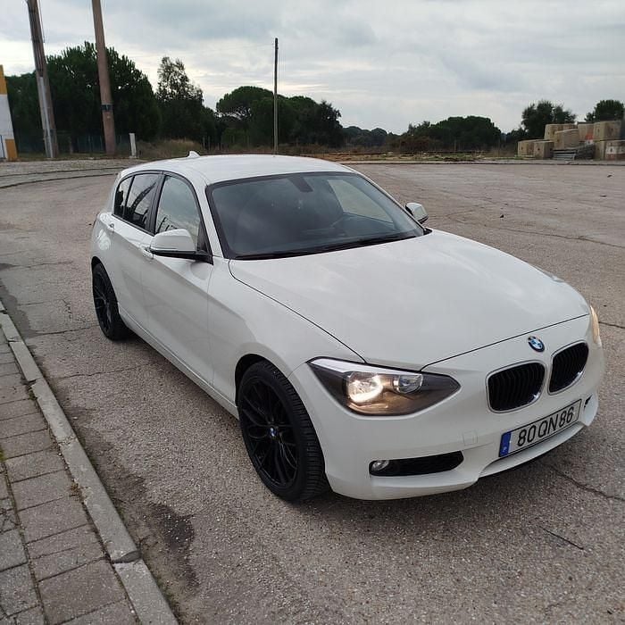 Usado 2014 BMW 118 Sport Line Citadino | € 13.400 (Bom preço) - Imagem 1/4