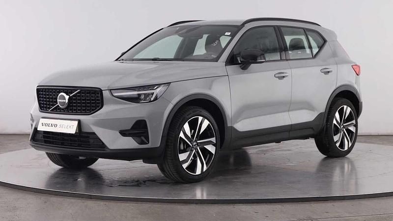 Usado Volvo XC40 129 HP (94 kW) 2024 Prateado SUV