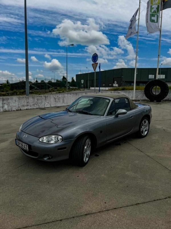 Preto Usado 2005 Mazda MX5 Cabrios | € 120.000 - Imagem 1/4