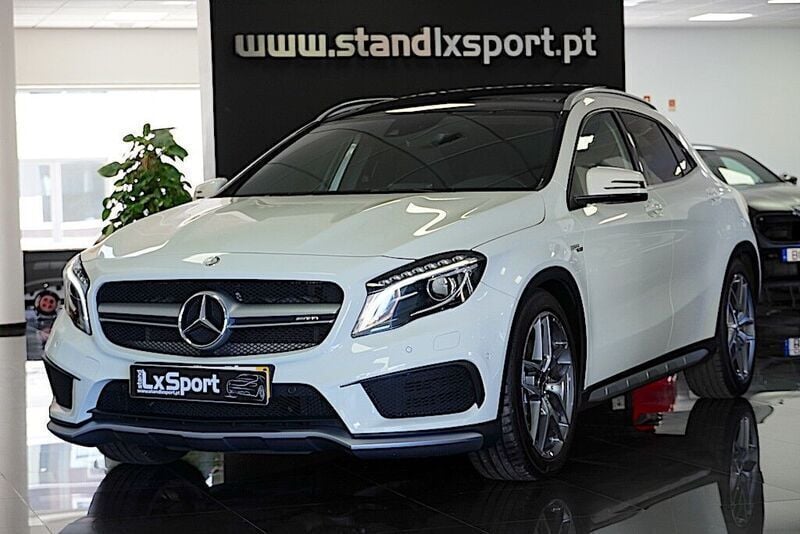 Branco Usado 2015 Mercedes GLA45 AMG AMG SUV | € 36.990 - Imagem 1/4