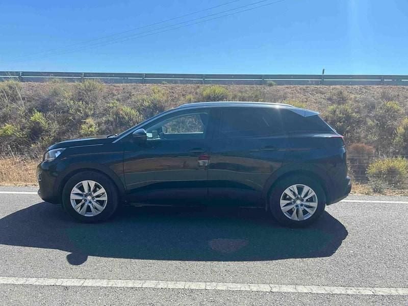Usado Peugeot 3008 131 HP (96 kW) 2018 Preto Citadino