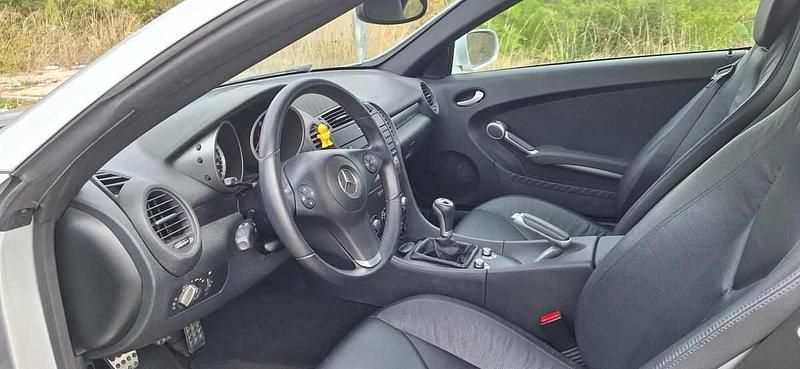 Usado Mercedes SLK200 184 HP (135 kW) 2010 Cinzento Cabrios