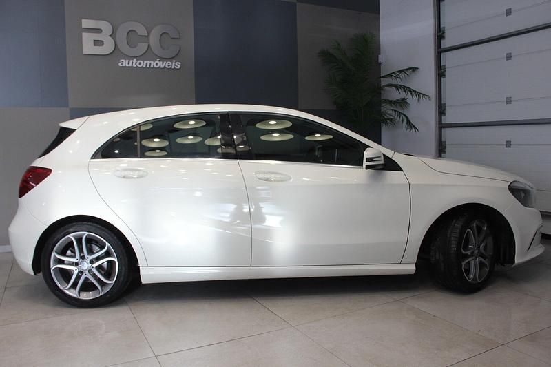 Usado Mercedes A180 Urban 109 HP (80 kW) 2016 Castanho
