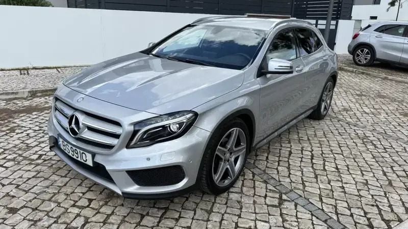 Cinza prata Usado 2017 Mercedes GLA180 AMG line SUV | € 23.500 (Bom preço) - Imagem 1/4
