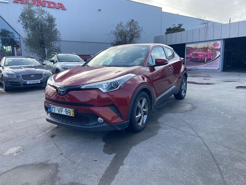 Usado Toyota C-HR Comfort 98 HP (72 kW) 2018 Vermelho SUV