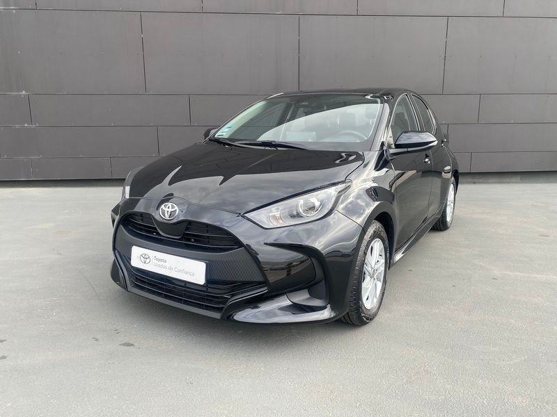 Cinza (pintura metalizada) Usado 2022 Toyota Yaris Comfort Sedan | € 17.750 (Preço justo) - Imagem 1/4
