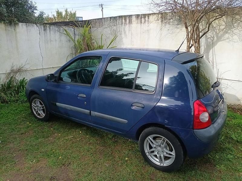 Usado 2004 Renault Clio II Sedan | € 2.000 (Bom preço) - Imagem 1/4