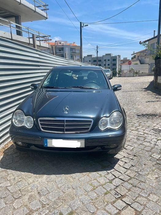 Usado 2002 Mercedes C220 Sedan | € 3.500 - Imagem 1/4
