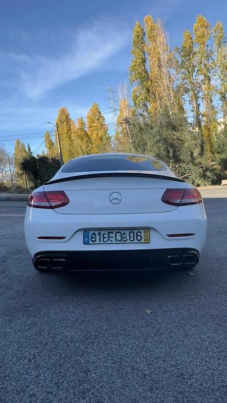 Usado Mercedes C180 156 HP (114 kW) 2017 Branco Coupé