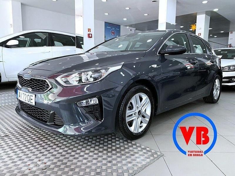 Cinza Usado 2021 Kia Ceed Urban | € 14.990 (Preço justo) - Imagem 1/4