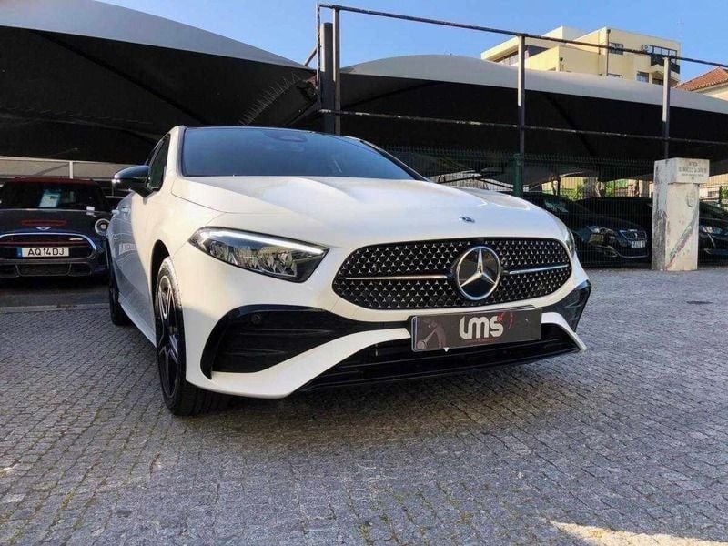 Branco Usado 2023 Mercedes A250 AMG line Citadino | € 40.500 (Preço justo) - Imagem 1/4