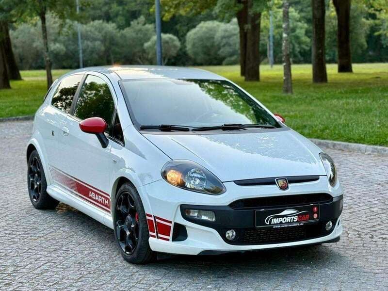Branco Usado 2013 Abarth Punto Evo Citadino | € 15.999 - Imagem 1/4