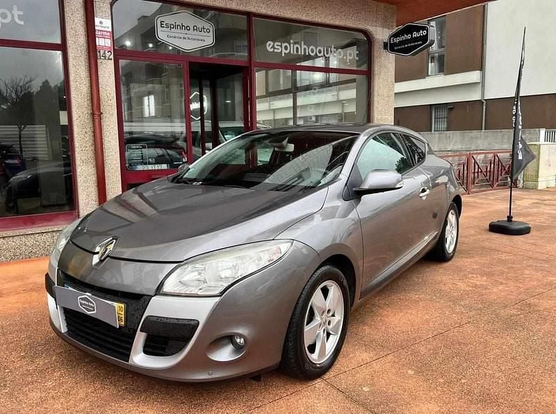 Usado Renault Mégane III 110 HP (80 kW) 2010 Antracite Coupé