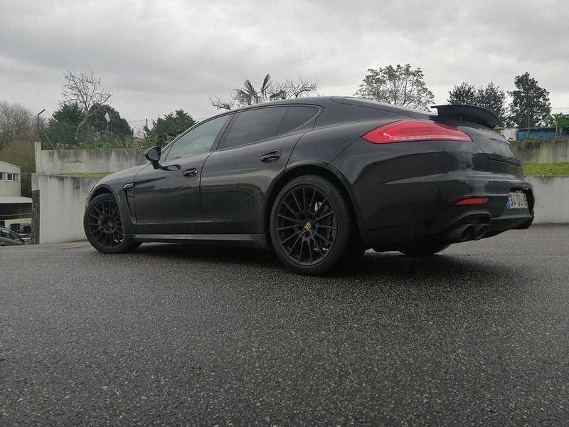 Usado 2014 Porsche Panamera Sedan | € 32.500 - Imagem 1/4