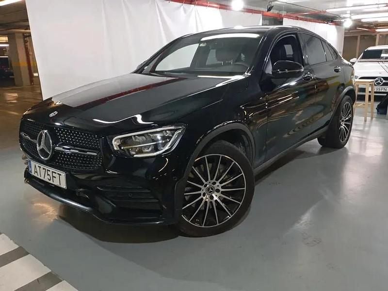 Usado Mercedes GLC300e 320 HP (235 kW) 2022 Preto Coupé