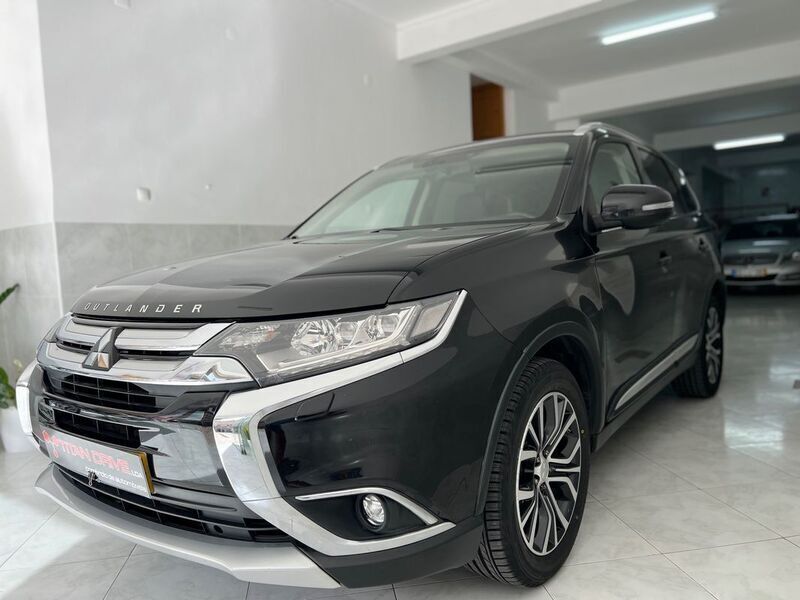 Preto Usado 2018 Mitsubishi Outlander Instyle SUV | € 20.900 (Preço justo) - Imagem 1/4