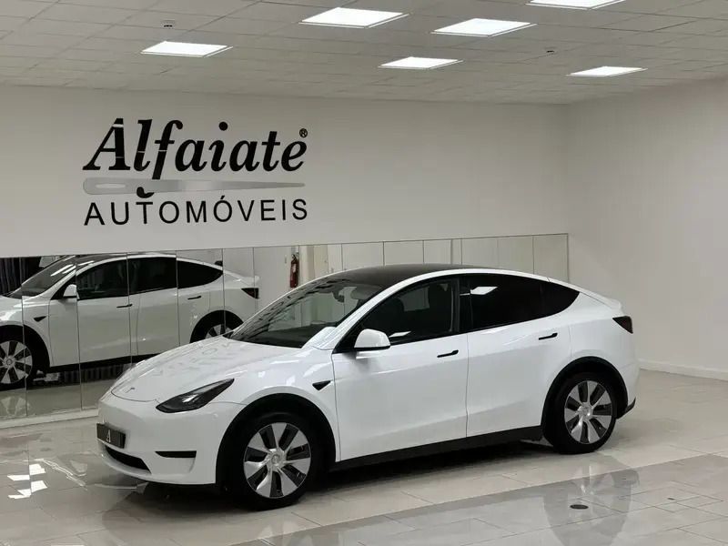Usado Tesla Model Y 219 kW (299 HP) 2022 Branco pérola SUV