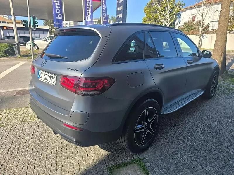 Usado Mercedes GLC300e AMG line Plus 306 HP (225 kW) 2021 Cinza antracite SUV
