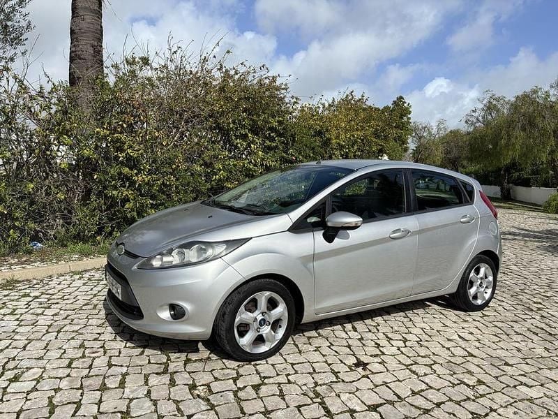 Usado Ford Fiesta 75 HP (55 kW) 2009 Citadino