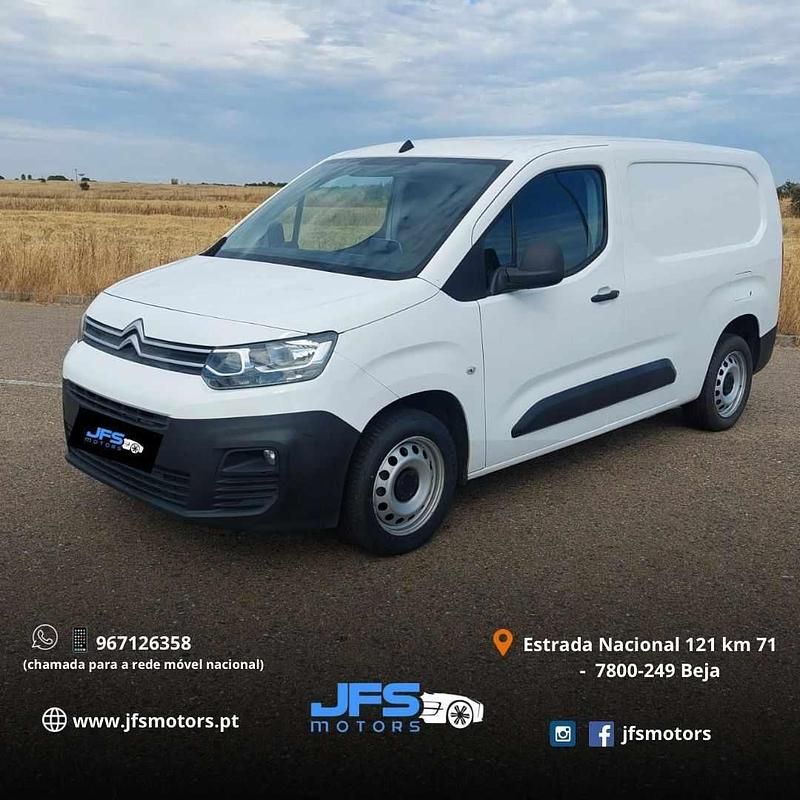 Branco Usado 2019 Citroën Berlingo Monovolume | € 15.950 (Caro) - Imagem 1/4