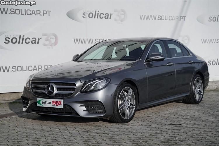 Cinza Usado 2016 Mercedes E220 AMG line Sedan | € 27.500 (Preço elevado) - Imagem 1/1