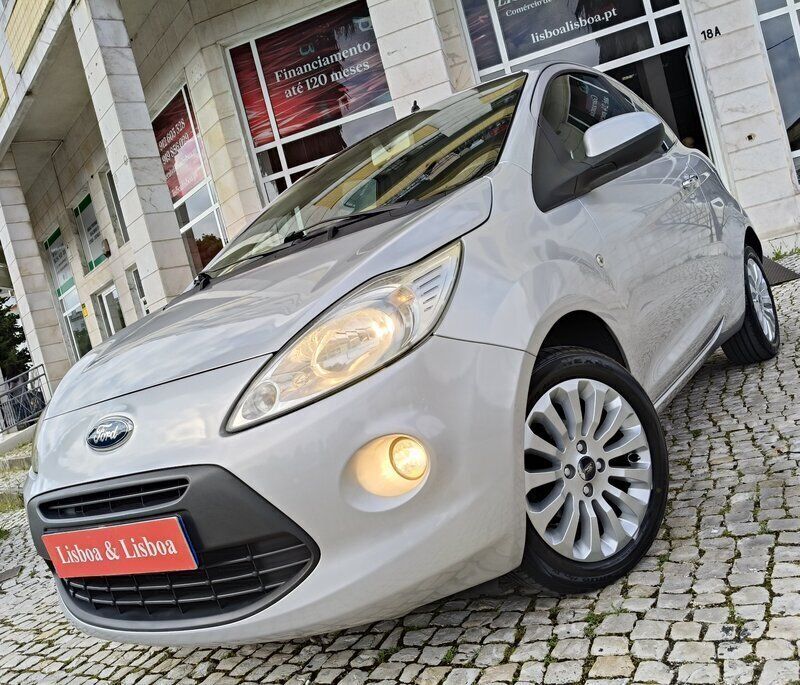 Cinzento Usado 2010 Ford Ka Titanium Citadino | € 5.980 - Imagem 1/4
