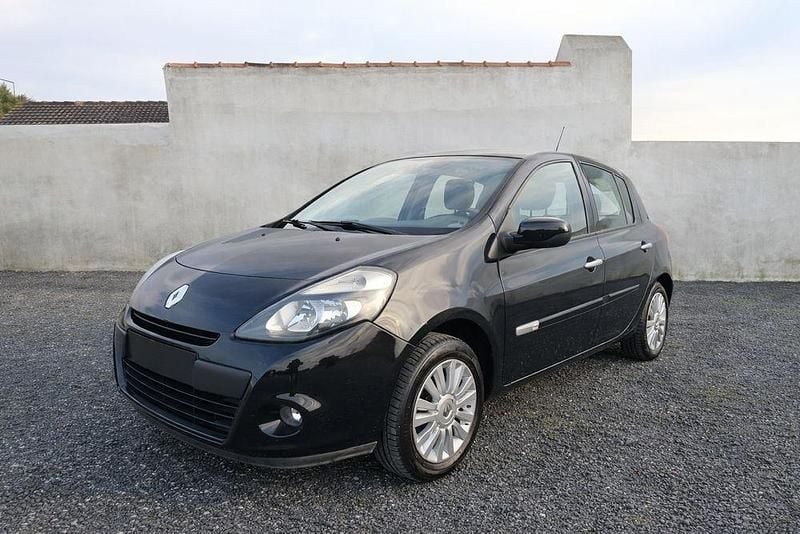 Usado Renault Clio IV 75 HP (55 kW) 2012 Sedan