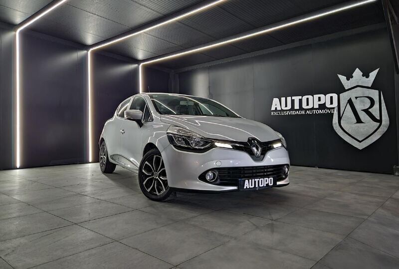 Cinzento Usado 2014 Renault Clio IV LIMITED Citadino | € 10.900 (Preço elevado) - Imagem 1/4