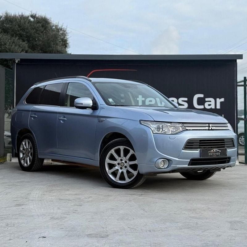 Azul Usado 2014 Mitsubishi Outlander P-HEV Instyle SUV | € 9.950 (Bom preço) - Imagem 1/4
